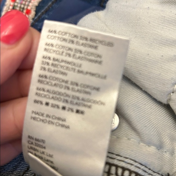 Anthropologie Pilcro slim cropped boyfriend jeans with accent design Size 28 EUC - Picture 11 of 11